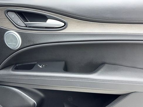 Used 2022 Alfa Romeo Stelvio AWD image 39