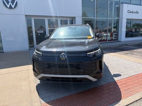 Certified 2025 Volkswagen Tiguan S FWD image 3