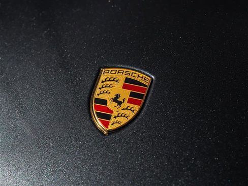 Certified 2025 Porsche Macan image 13