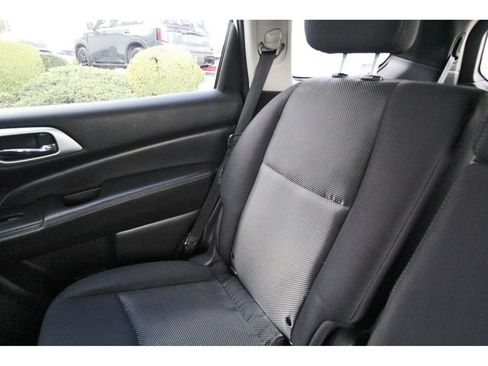 Used 2020 Nissan Pathfinder S FWD image 11