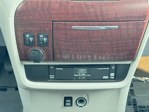 Used 2013 Toyota Sienna XLE w/ Entertainment Pkg FWD image 26