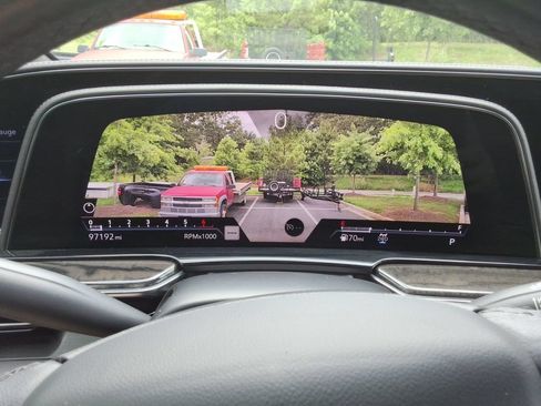 Certified 2021 Cadillac Escalade Premium Luxury AWD/4WD image 33