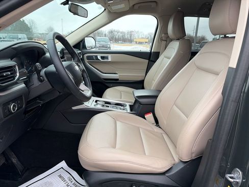 Used 2024 Ford Explorer XLT w/ Equipment Group 202A image 16