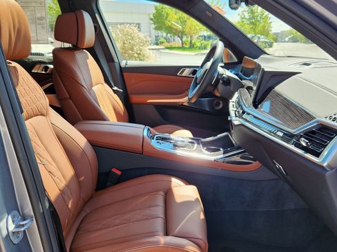 Used 2025 BMW X7 M60i w/ Executive Package AWD/4WD image 19