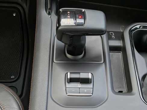 Used 2023 GMC Sierra 1500 AT4 w/ AT4 Premium Package AWD/4WD image 19