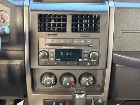 Used 2012 Jeep Liberty Sport w/ Driver Convenience Group AWD/4WD image 26