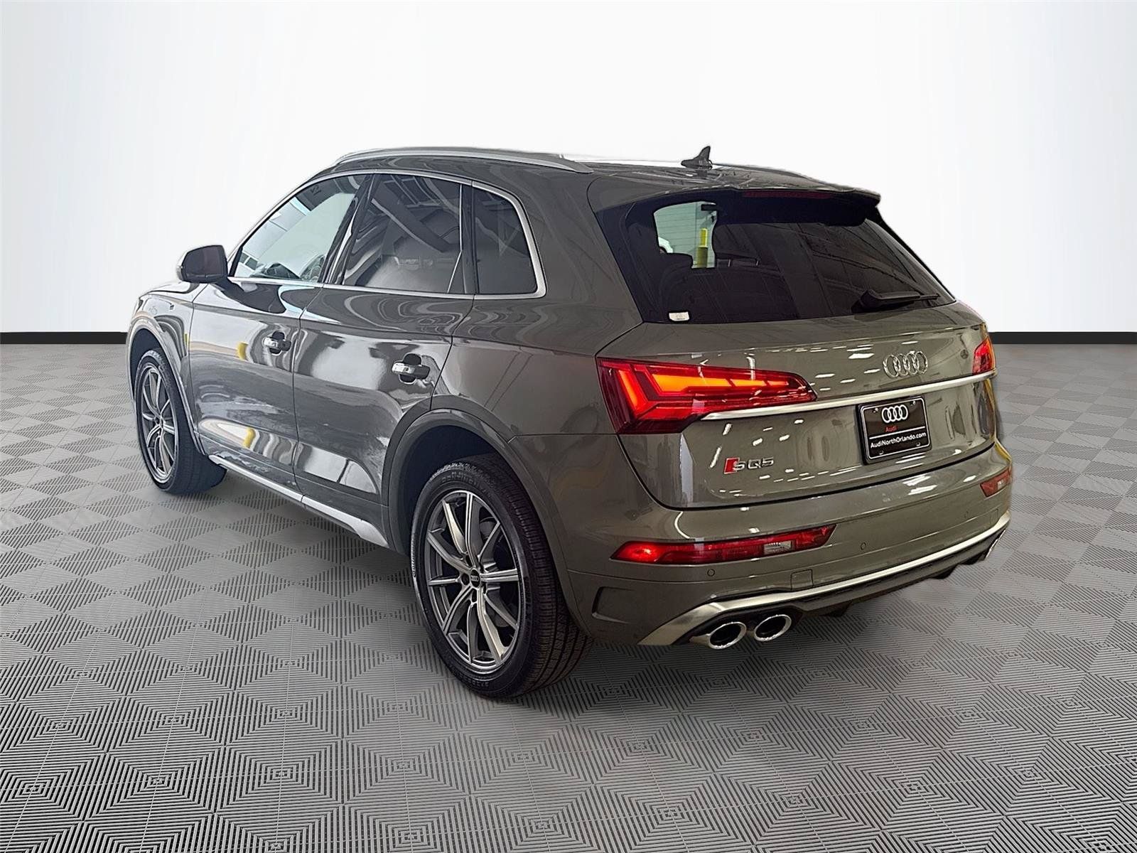 Used 2023 Audi SQ5 Premium Plus w/ Premium Plus Package AWD/4WD image 5