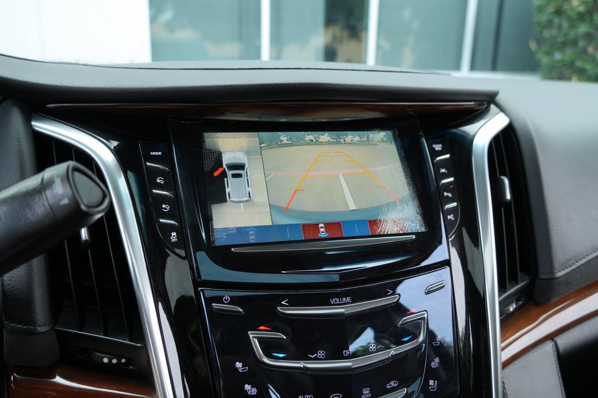 Used 2019 Cadillac Escalade Premium Luxury AWD/4WD image 42