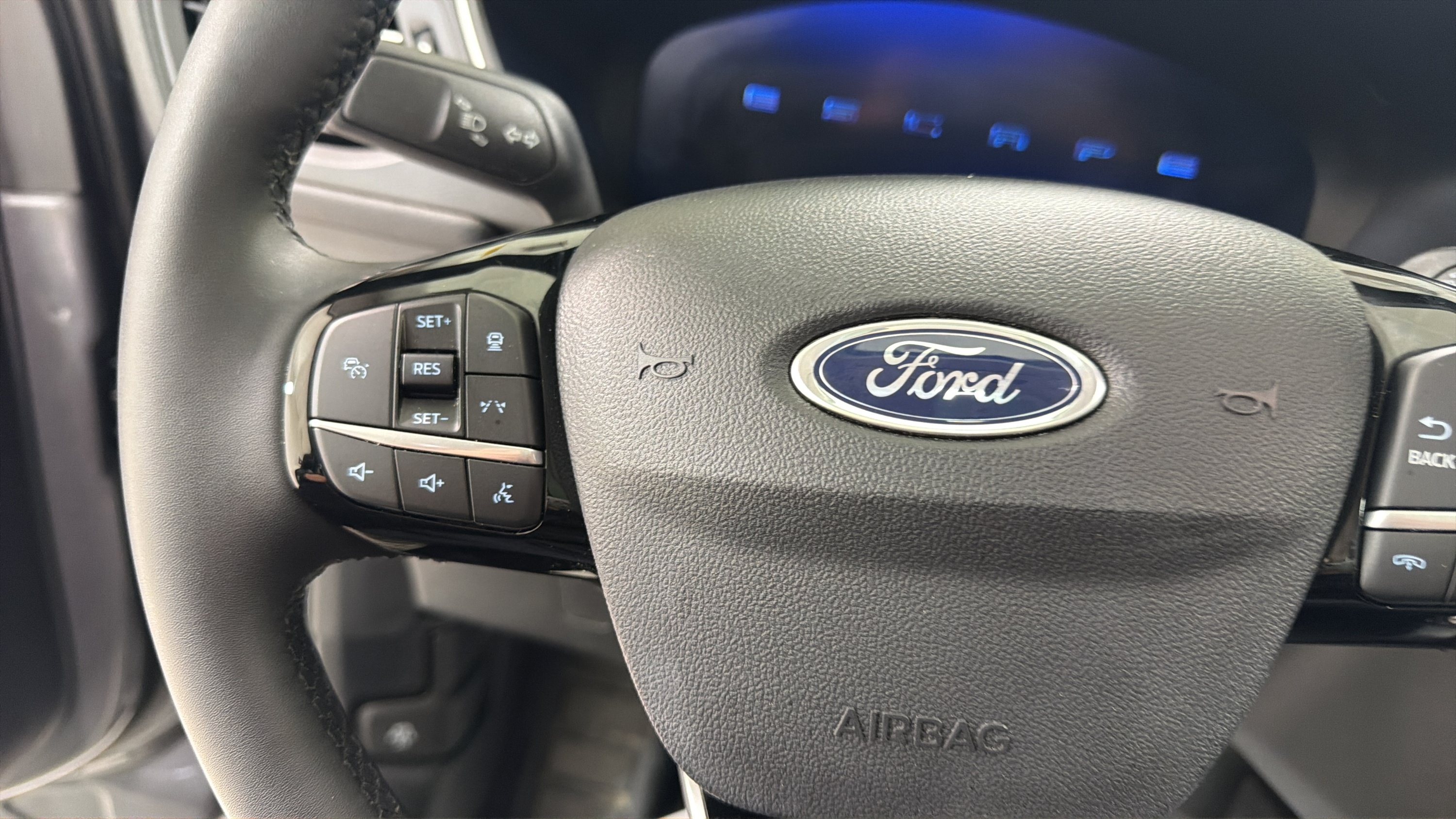 Used 2023 Ford Escape Platinum w/ Premium Technology Package AWD/4WD image 13