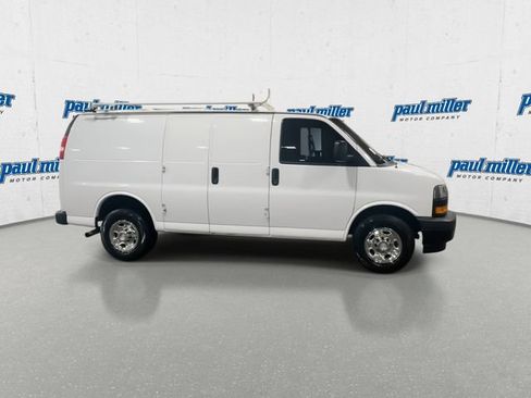 Used 2018 Chevrolet Express 2500 w/ Driver Convenience Package RWD image 12