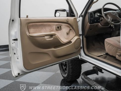 Used 2002 Toyota Tacoma PreRunner image 39