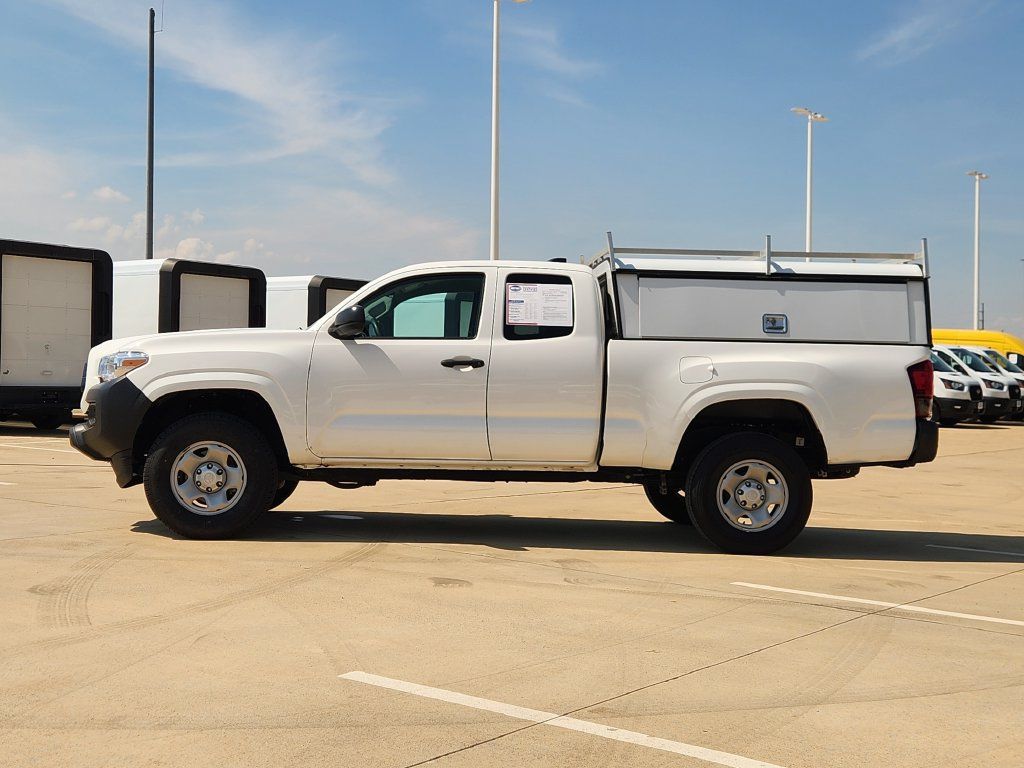 Used 2022 Toyota Tacoma SR RWD image 4