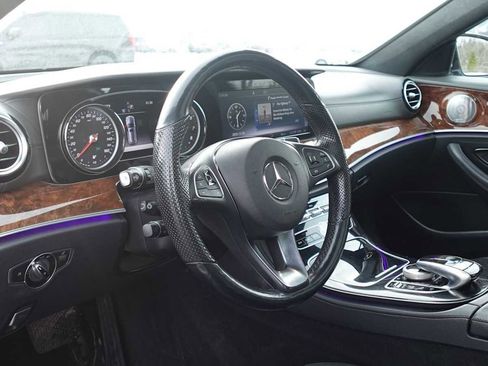 Used 2017 Mercedes-Benz E 400 4MATIC Wagon image 27