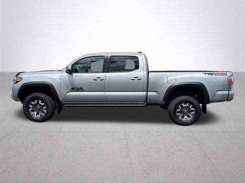 Used 2021 Toyota Tacoma TRD Off-Road w/ TRD Premium Off Road Package AWD/4WD image 10