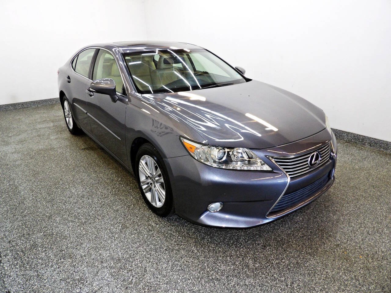 Used 2015 Lexus ES 350 w/ Premium Package FWD image 3