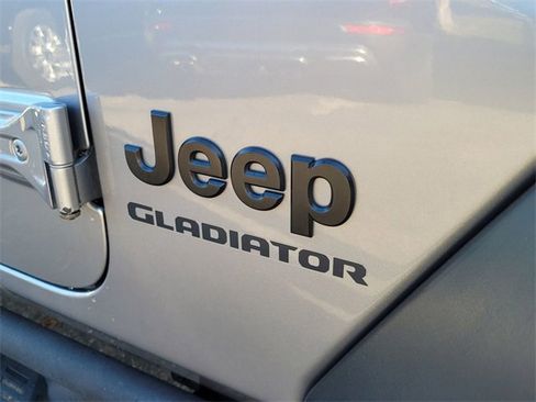 Used 2020 Jeep Gladiator Sport w/ Quick Order Package 24S image 11