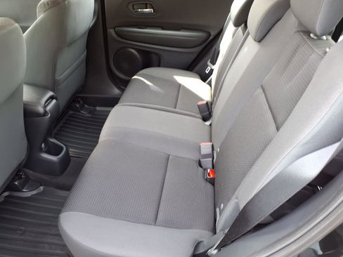 Certified 2022 Honda HR-V LX image 6