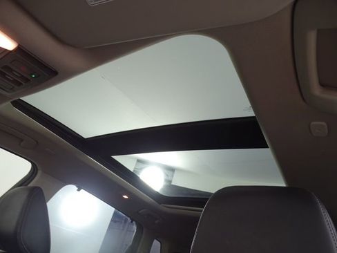 Used 2022 Nissan Rogue Platinum w/ Head-Up Display Package image 11