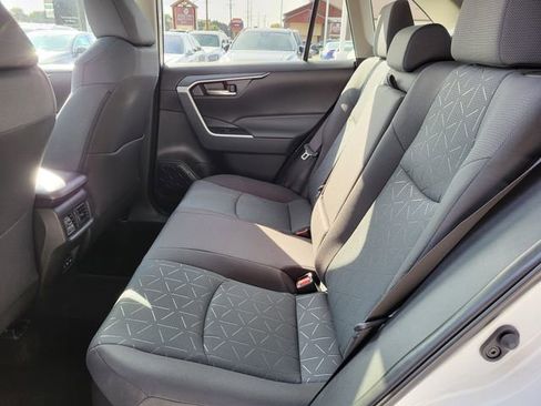 Used 2025 Toyota RAV4 XLE w/ Convenience Package image 5