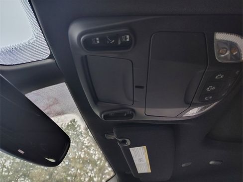 New 2026 Chrysler Pacifica Limited w/ Uconnect Theater Family Group image 29