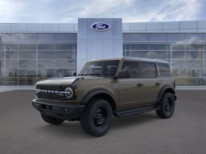 New 2026 Ford Bronco Outer Banks w/ Black Appearance Package