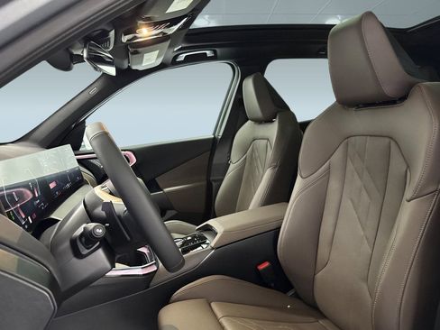 Used 2025 BMW X3 xDrive30i w/ Convenience Package image 5