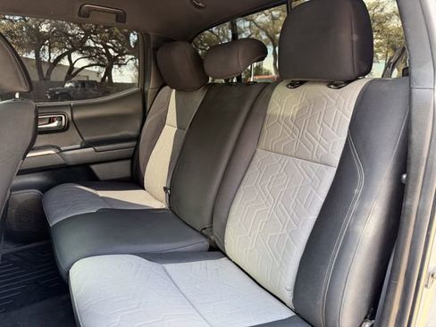 Used 2023 Toyota Tacoma TRD Sport w/ Technology Package RWD image 17