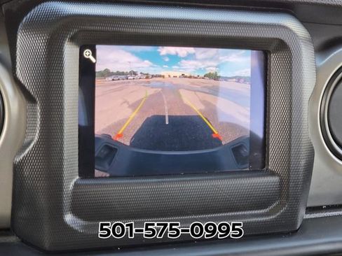 Used 2021 Jeep Gladiator Sport AWD/4WD image 23