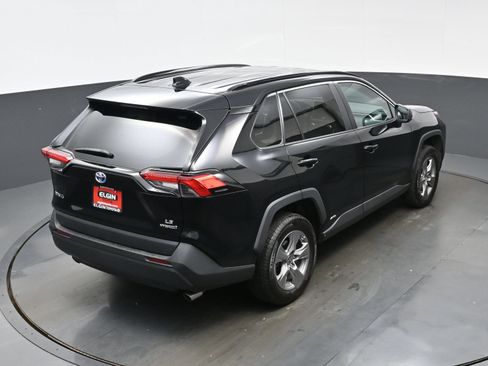 Used 2023 Toyota RAV4 LE AWD/4WD image 38