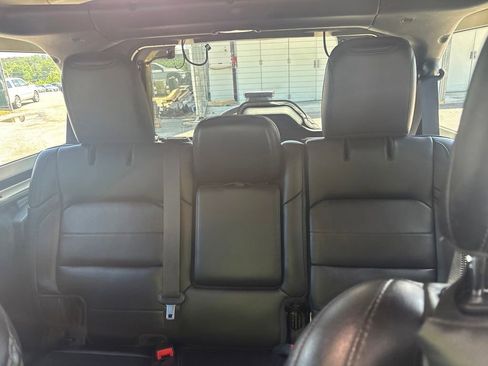 Used 2022 Jeep Wrangler Unlimited Sahara AWD/4WD image 9