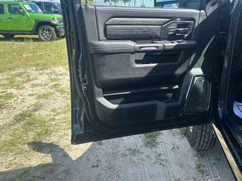 New 2025 RAM 3500 Limited image 27
