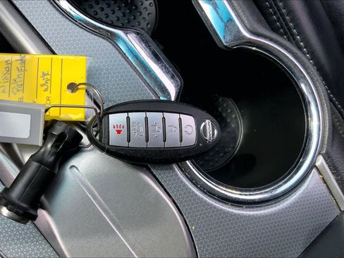 Used 2019 Nissan Pathfinder SL image 15