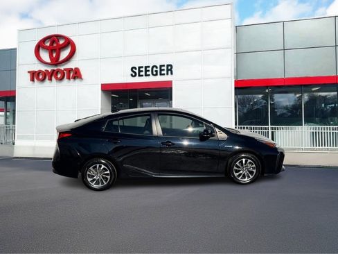 Used 2021 Toyota Prius image 2