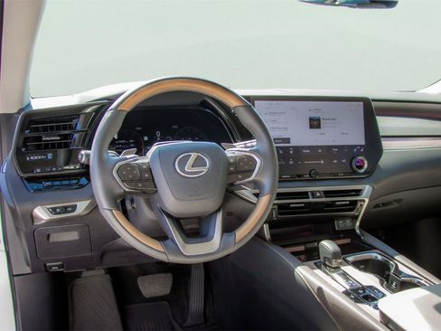 Used 2025 Lexus RX 350 FWD w/ Convenience Package image 6