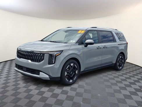 Used 2025 Kia Carnival EX FWD image 3
