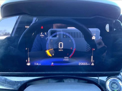 Used 2025 Chevrolet Trax RS w/ Sunroof Package image 26