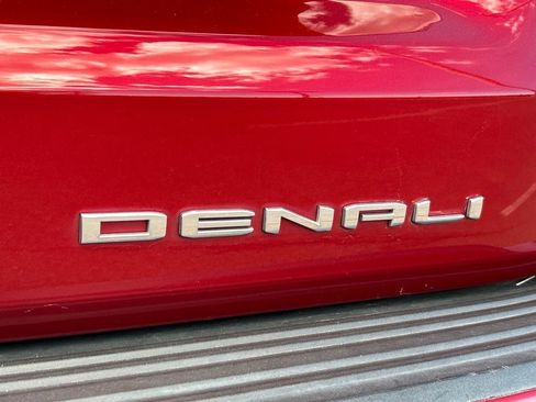 Used 2022 GMC Yukon Denali image 35