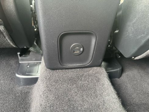 Used 2021 Ford Escape SE image 14