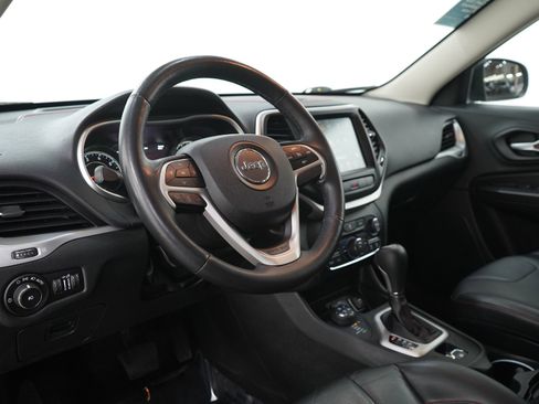 Used 2015 Jeep Cherokee Trailhawk w/ Leather Interior Group AWD/4WD image 25