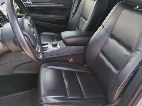 Used 2019 Jeep Grand Cherokee Limited AWD/4WD image 16