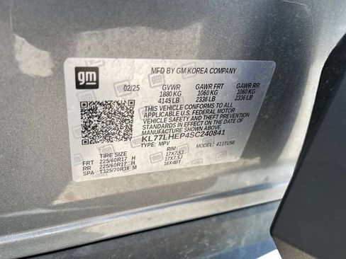 Used 2025 Chevrolet Trax LT w/ LT Convenience Package FWD image 23