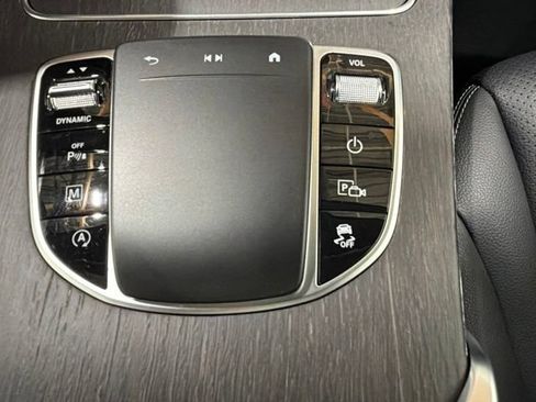 Used 2022 Mercedes-Benz GLC 300 4MATIC image 38