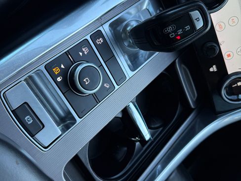 Used 2020 Land Rover Range Rover Sport HSE image 34