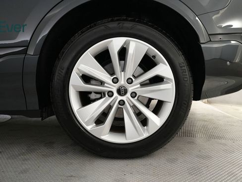 Used 2025 Audi Q6 e-tron Premium w/ Convenience Package image 9