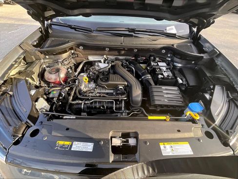 New 2026 Volkswagen Taos SE image 16