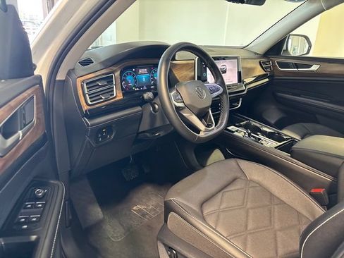 Used 2026 Volkswagen Atlas SE AWD/4WD image 6