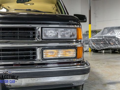 Used 1997 Chevrolet Suburban 2WD w/ Preferred Equipment Group 3 image 29