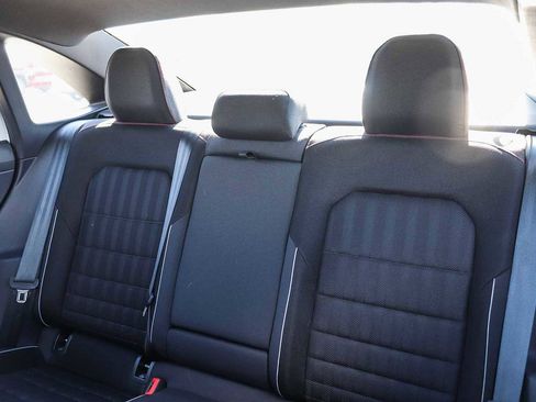 Used 2019 Volkswagen Jetta GLI image 17