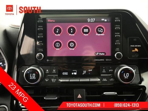 Used 2021 Toyota Highlander XSE AWD/4WD image 14