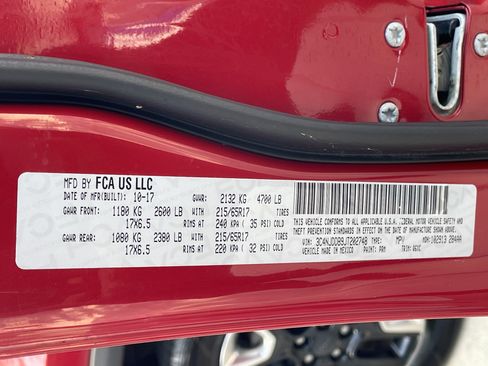 Used 2018 Jeep Compass Trailhawk w/ Popular Equipment Group AWD/4WD image 33